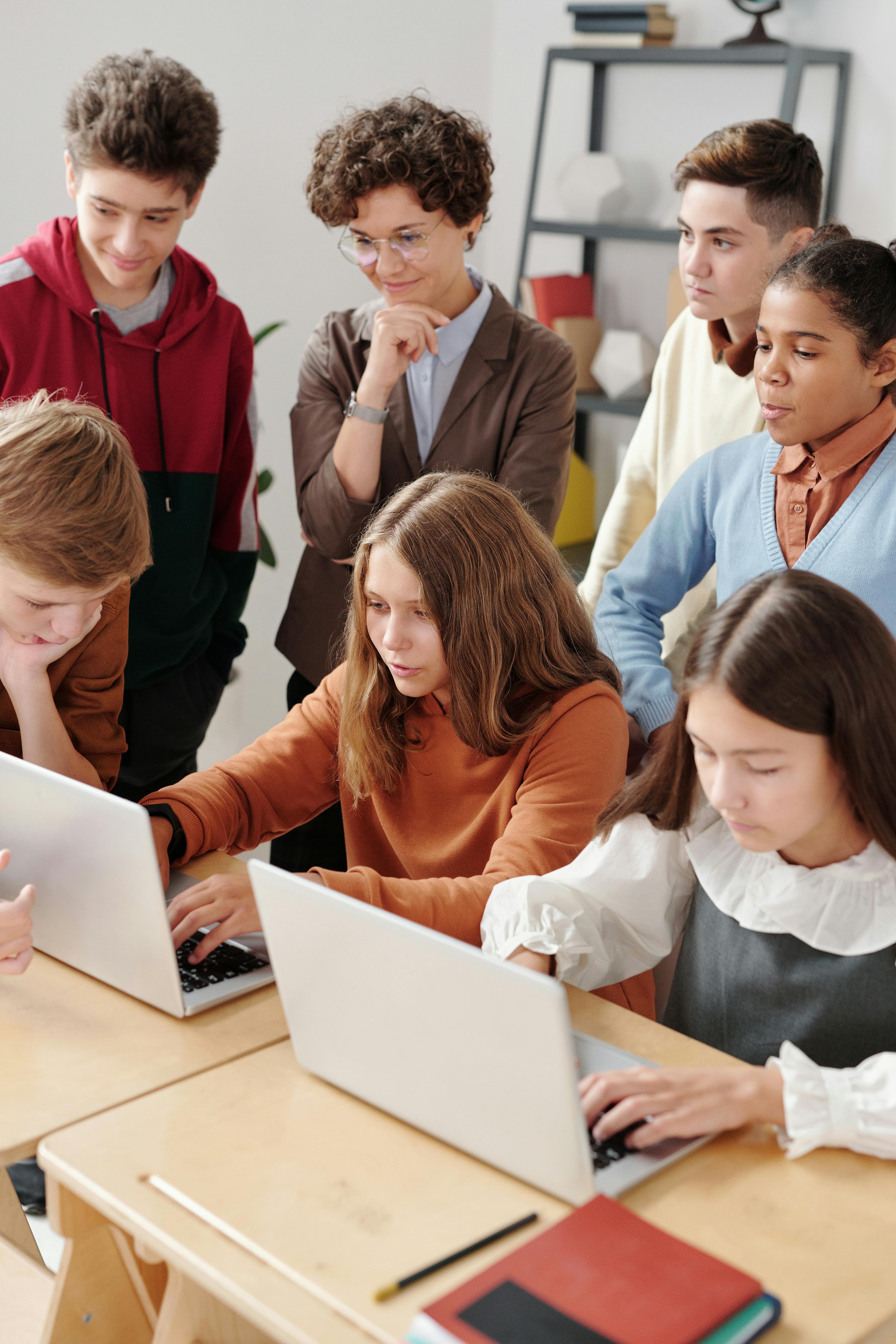 Smart Ways to Play Cards: Enhance Your Skills in 2025