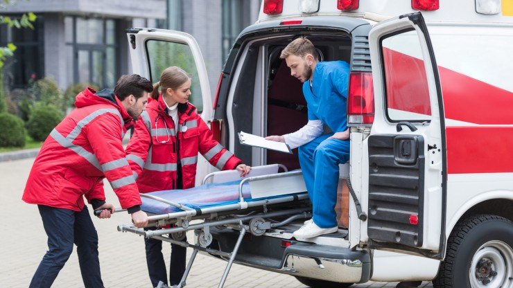 Smart Ways to Become a Paramedic in 2025: Essential Steps to Succeed in Your Career