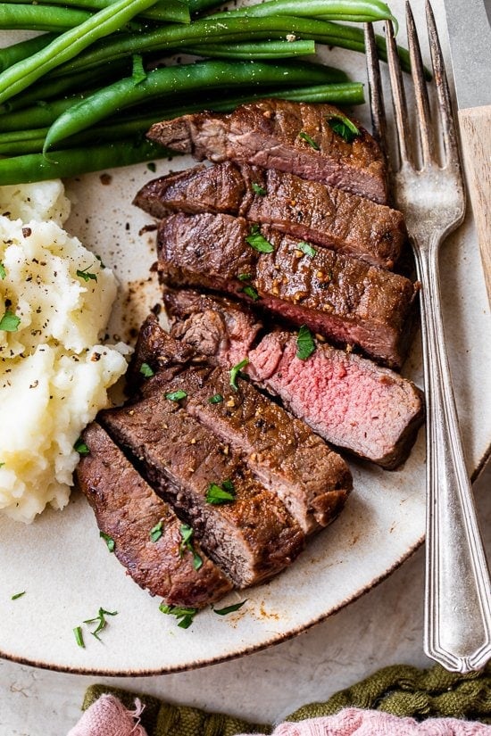 How to Properly Cook Steak in Air Fryer for Perfect Results Every Time in 2025