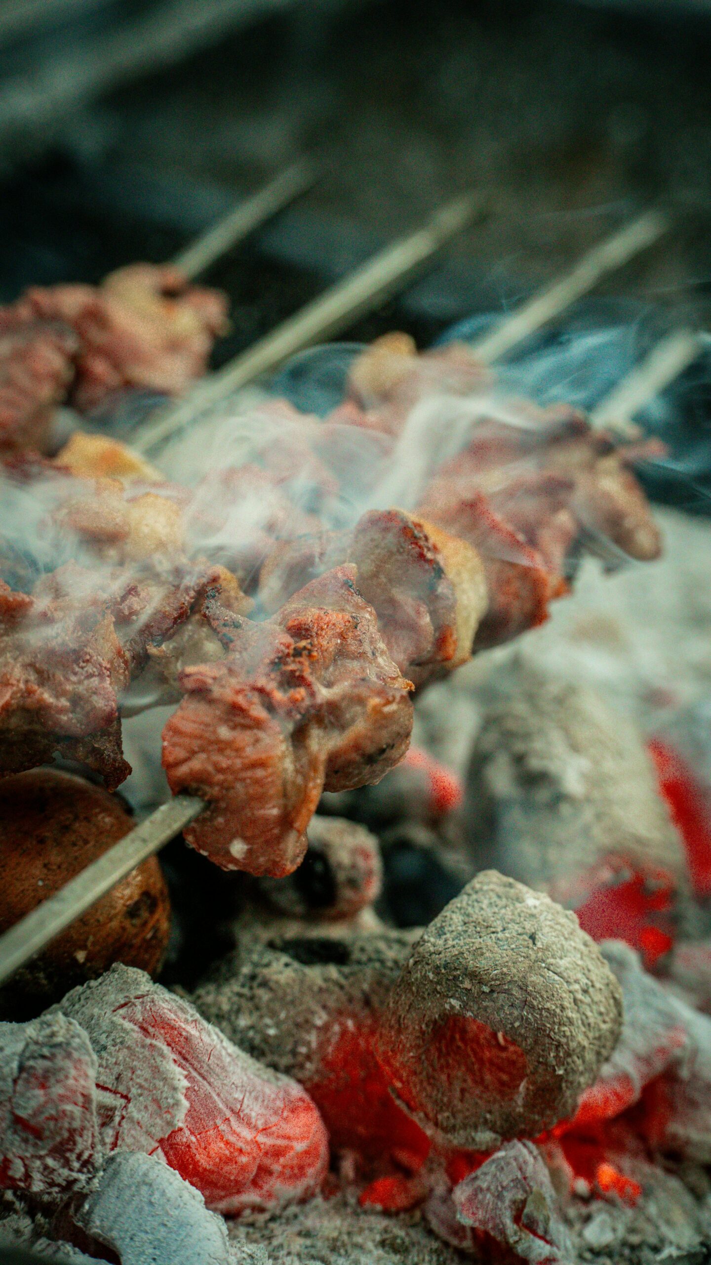 Smart Ways to Grill Chicken Thighs for Moist and Flavorful Results in 2025